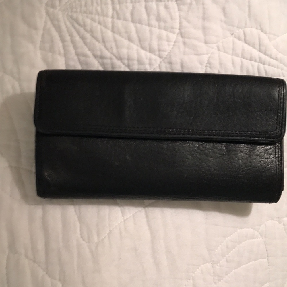 Michael Kors black leather deluxe wallet. Good used condition - Picture 4 of 15